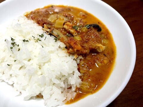 コンビーフとセロリのスパイスカレー